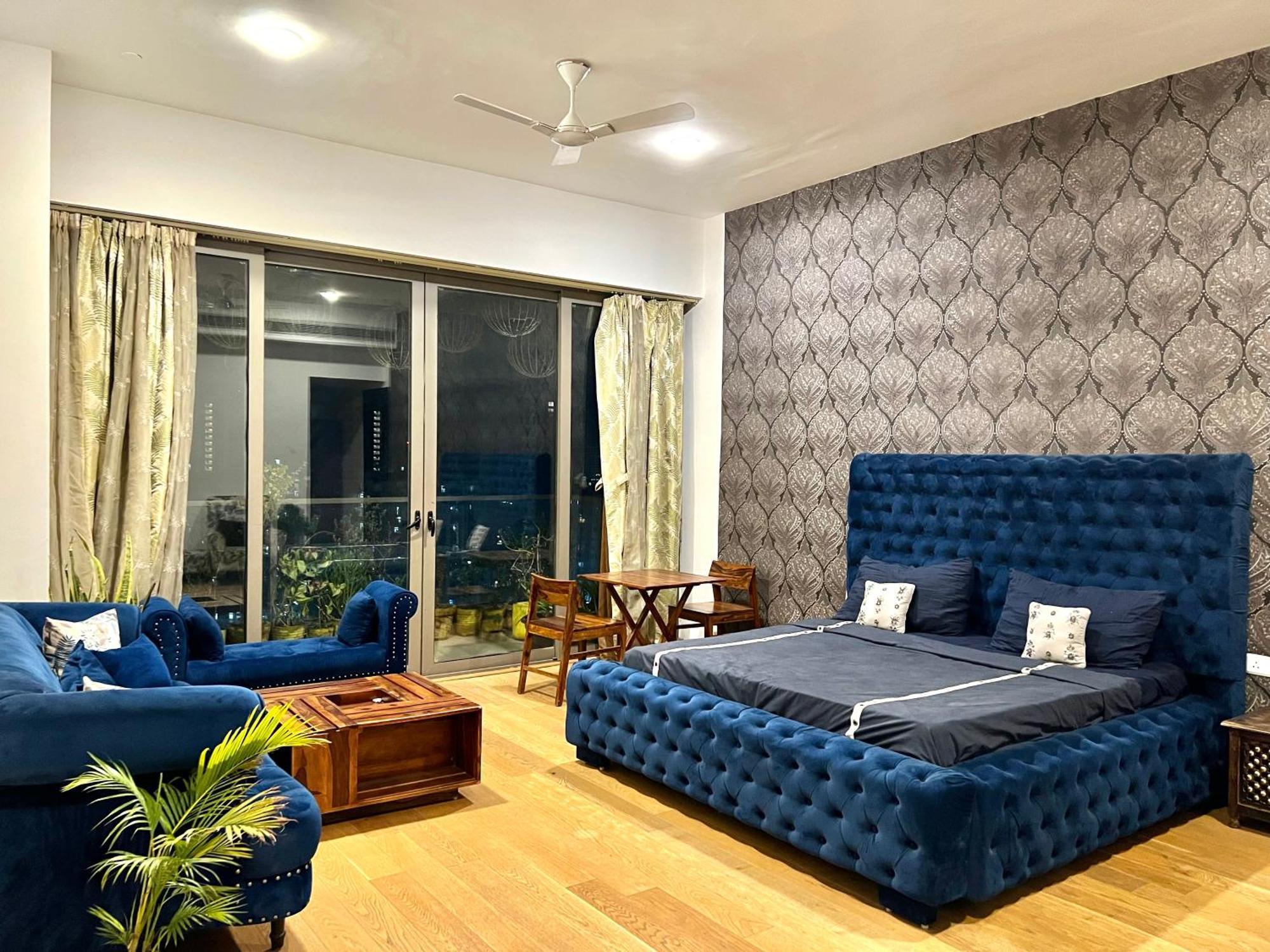 Luxury Master Bedroom With Bathtub N Private Entry Γκουργκάον Εξωτερικό φωτογραφία